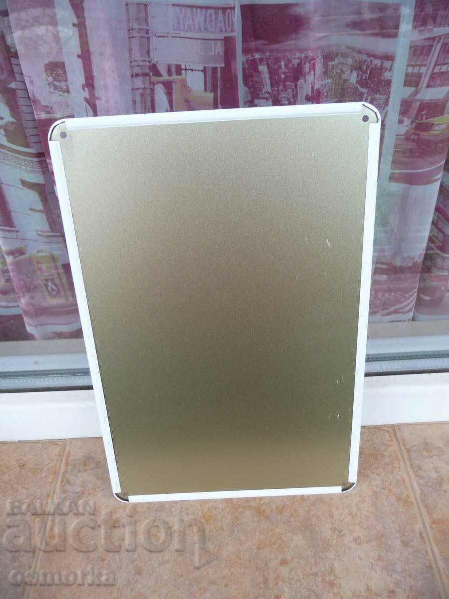 Auction  Metal plate music cassette player 90s hip hop party tapes