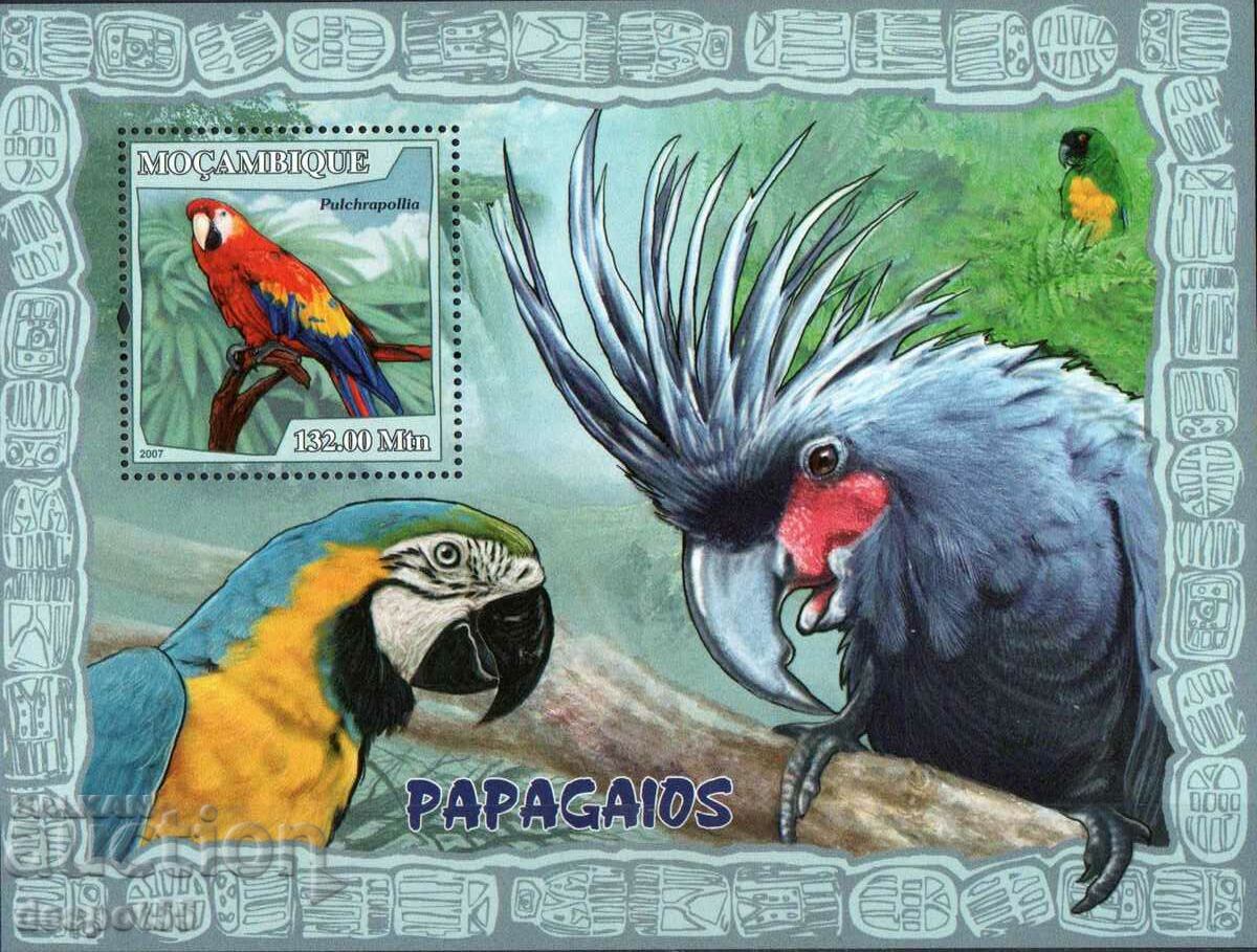 2007. Mozambique. Fauna - Parrots. Block.