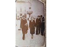 България Стара снимка фотография  - майка и син на разходка