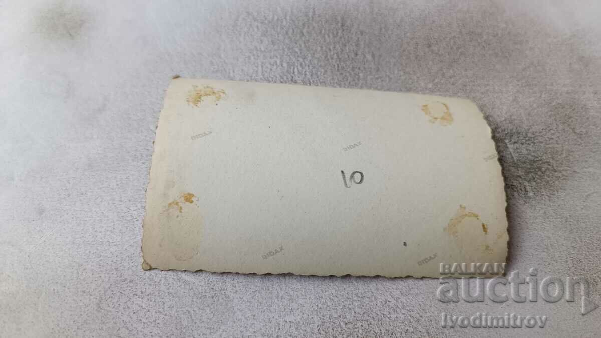 Φωτογραφία Σοφία Άνδρες, γυναίκες και ένα κορίτσι στο δρόμο με τιμή 1.65 BGN | € 0.84 Φωτογραφία Σοφία Άνδρες, γυναίκες και ένα κορίτσι στο δρόμο με τιμή 1.65 BGN | € 0.84