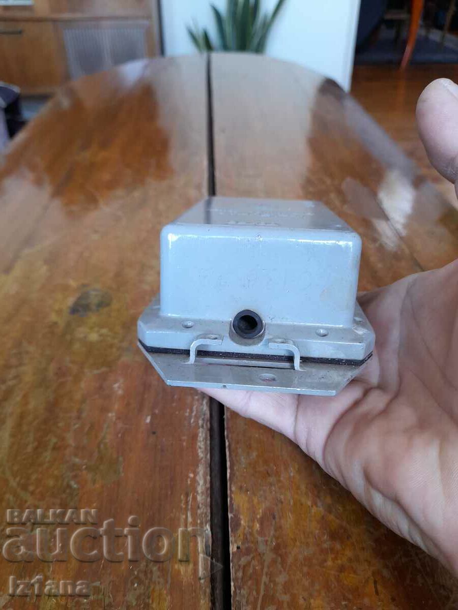 Old antenna amplifier UTAI 21-41 with price 32.00 BGN | € 16.36 Old antenna amplifier UTAI 21-41 with price 32.00 BGN | € 16.36