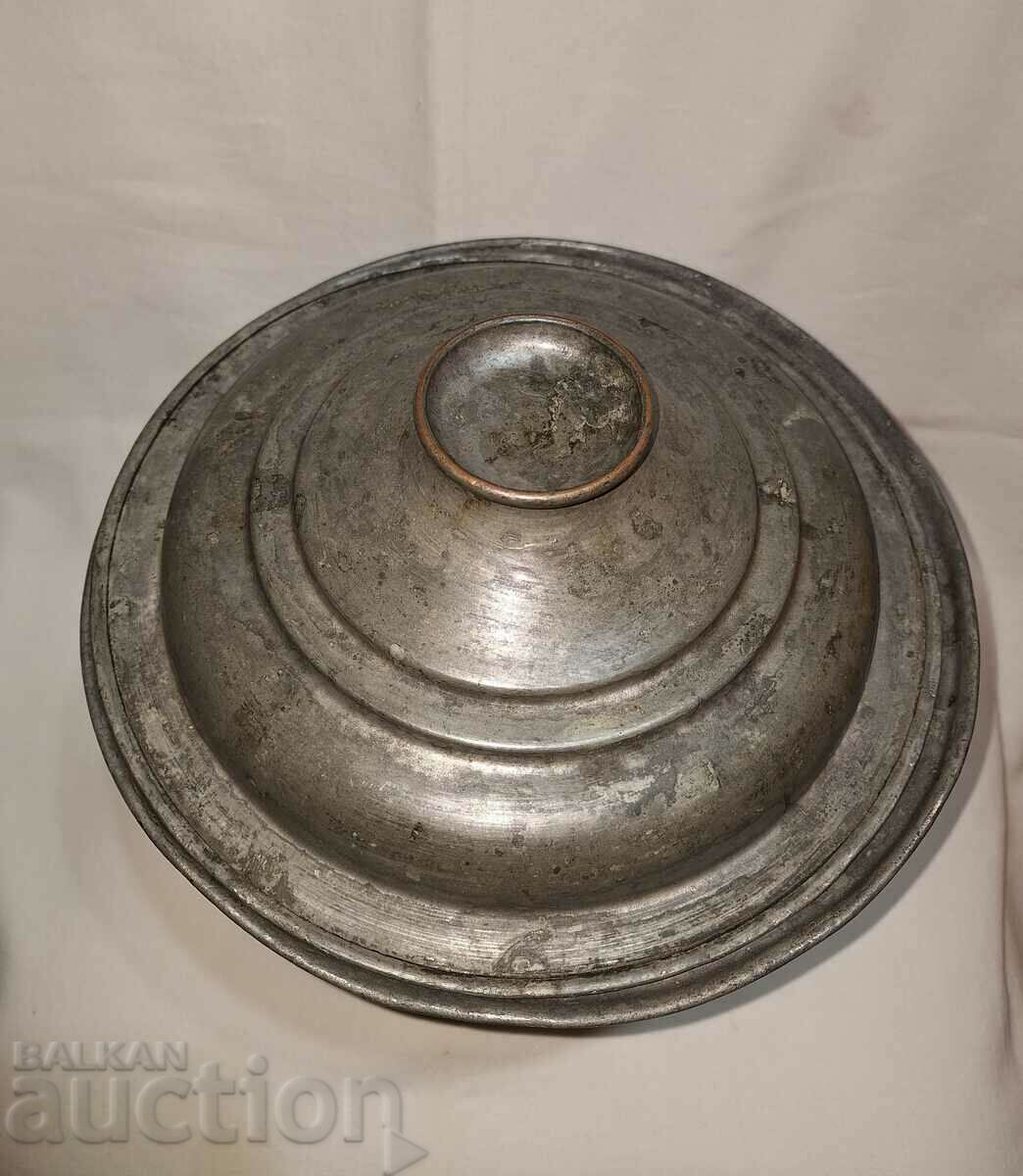 Delivery of Old copper pot with lid and seal Delivery of Old copper pot with lid and seal