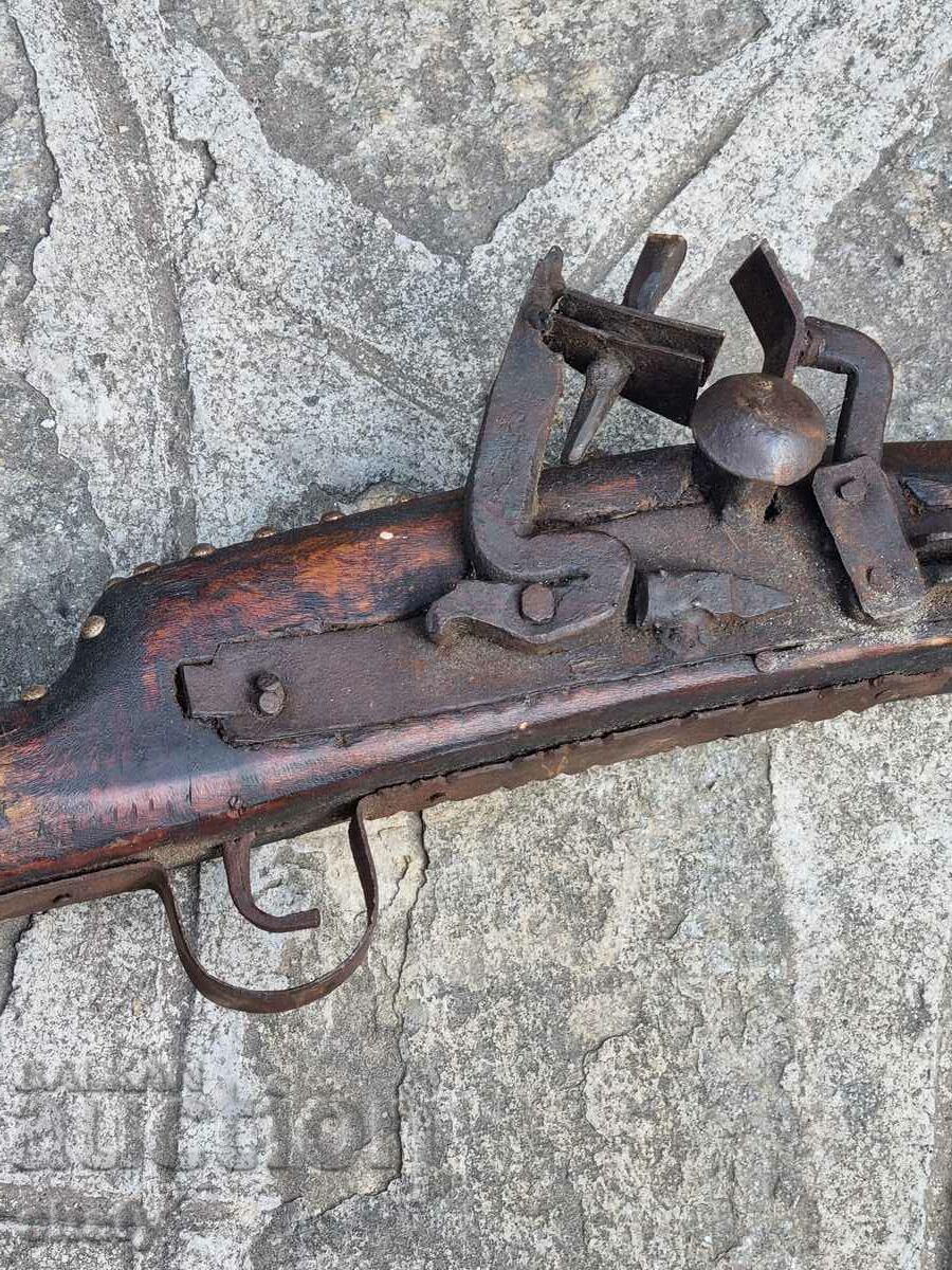 Livrarea Pușcă veche..Kremakliika. Livrarea Pușcă veche..Kremakliika.