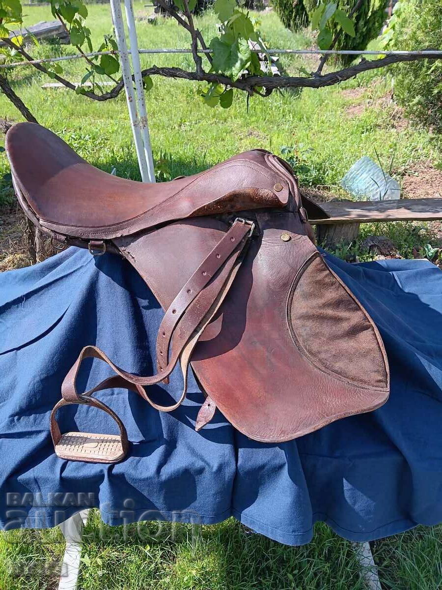 Șa de cavalerie pentru călărie cu preț 330.00 BGN | € 168.73 Șa de cavalerie pentru călărie cu preț 330.00 BGN | € 168.73