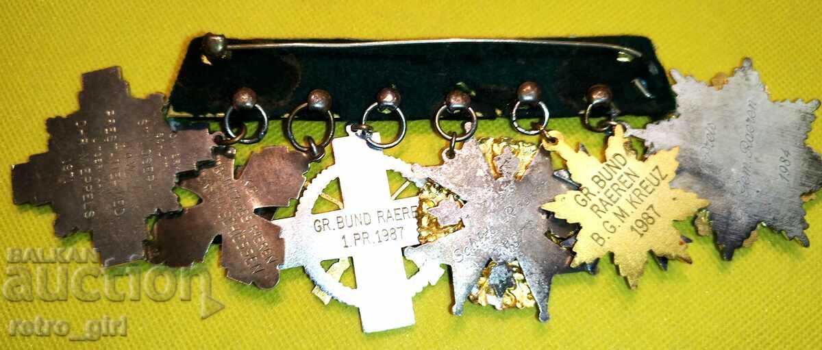 Delivery of I am selling a pack of orders.