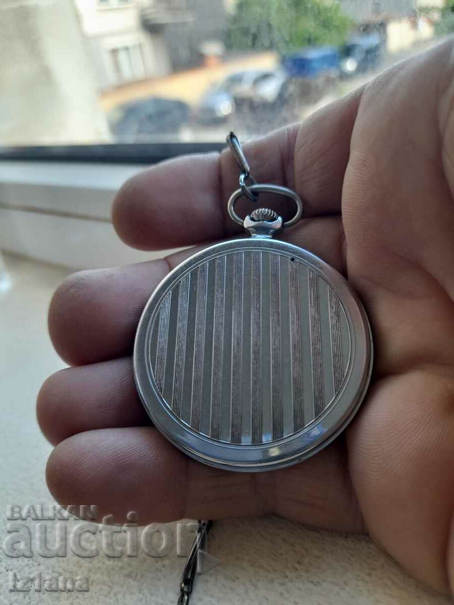 Livrarea Ceas vechi de buzunar Molnia Livrarea Ceas vechi de buzunar Molnia