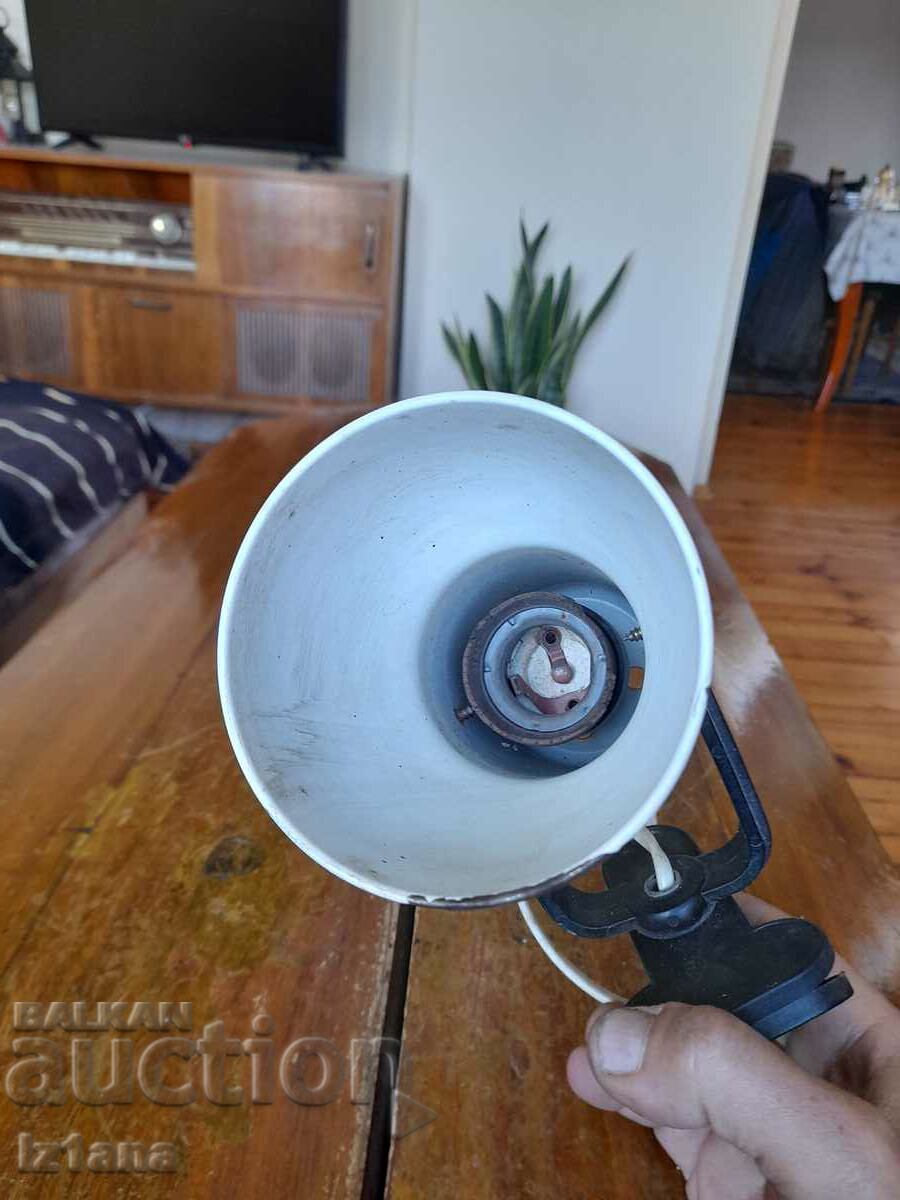 Delivery of Old table lamp Delivery of Old table lamp