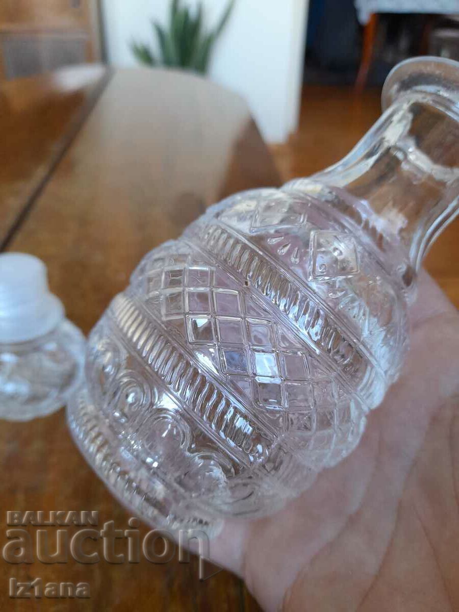 Delivery of Old carafe Delivery of Old carafe