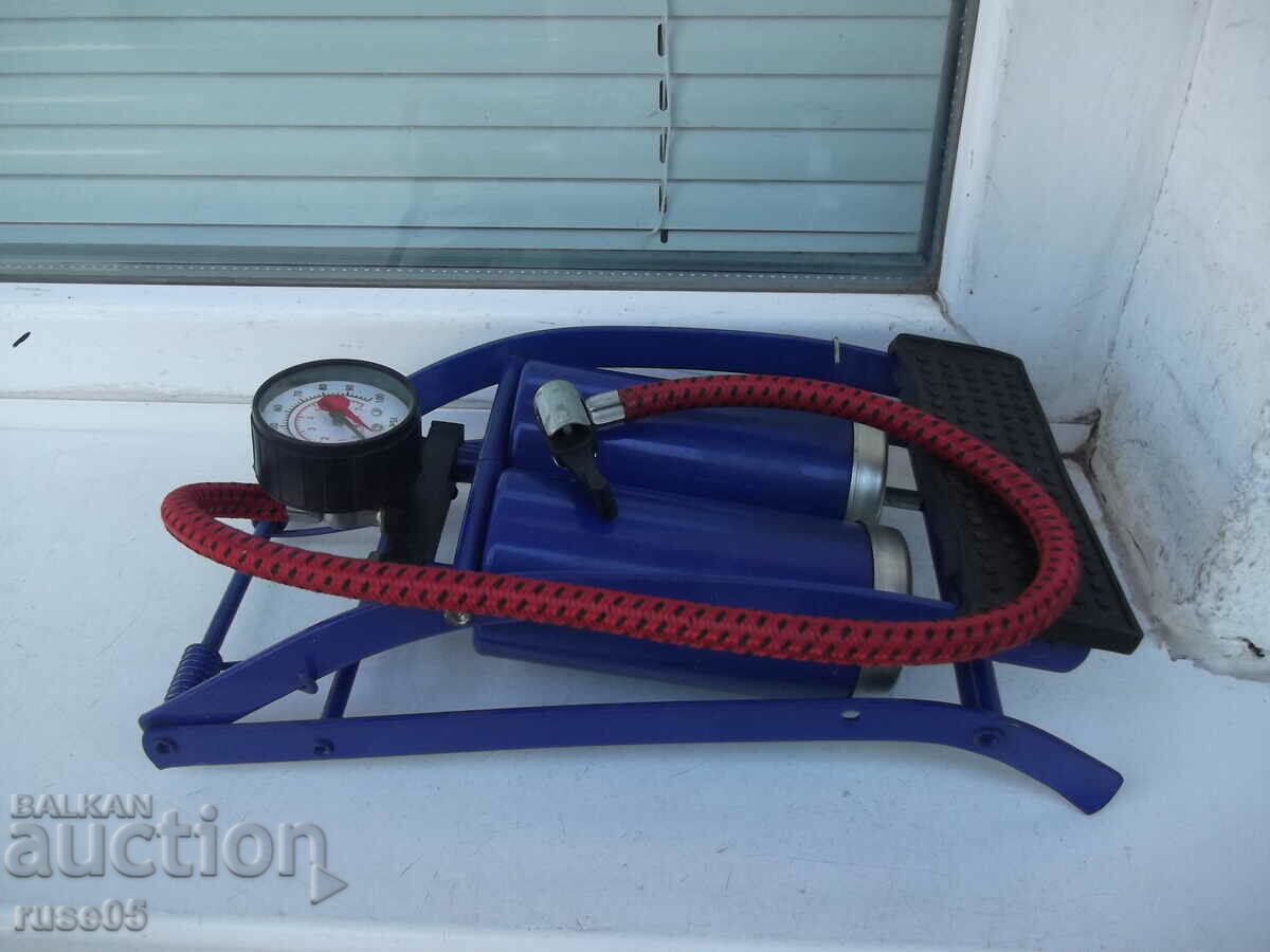 Auction "AUTO PRACTIC" foot pump with two cylinders 120 mm Auction "AUTO PRACTIC" foot pump with two cylinders 120 mm