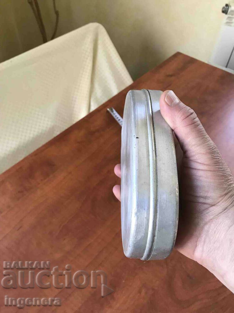 Аукцион КУТИЯ АЛУМИНИЙ СТАРИННА ТИП БЪБРЕК Аукцион КУТИЯ АЛУМИНИЙ СТАРИННА ТИП БЪБРЕК