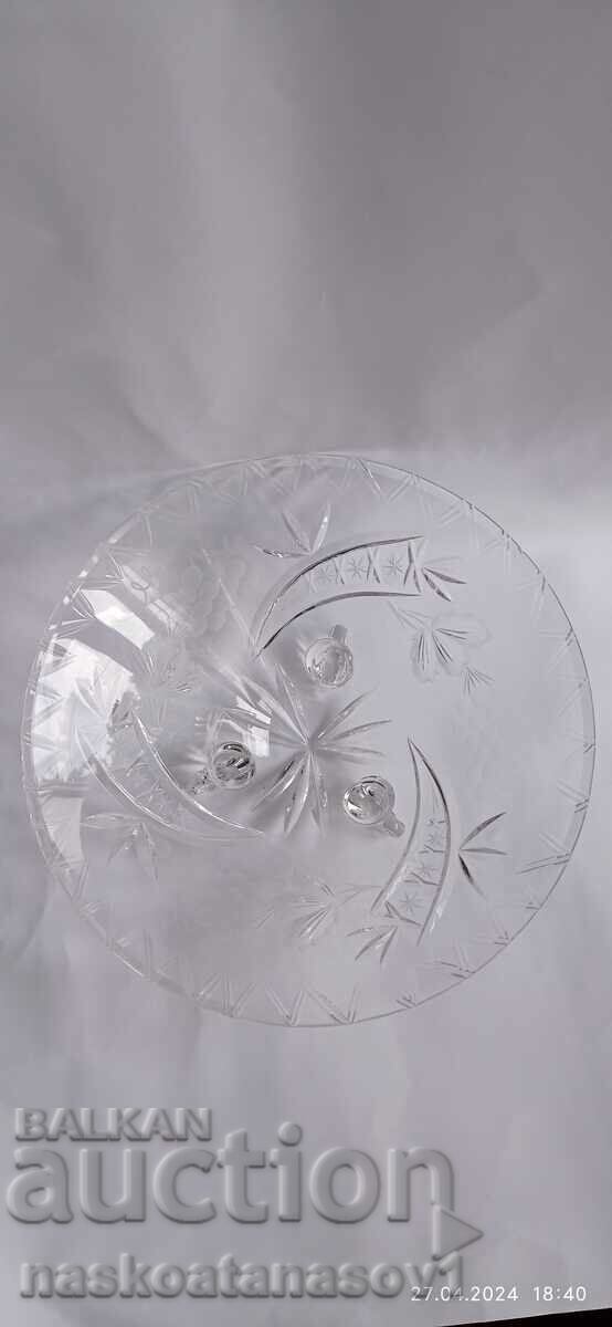 Fructera de cristal cu preț 25.00 BGN | € 12.78 Fructera de cristal cu preț 25.00 BGN | € 12.78