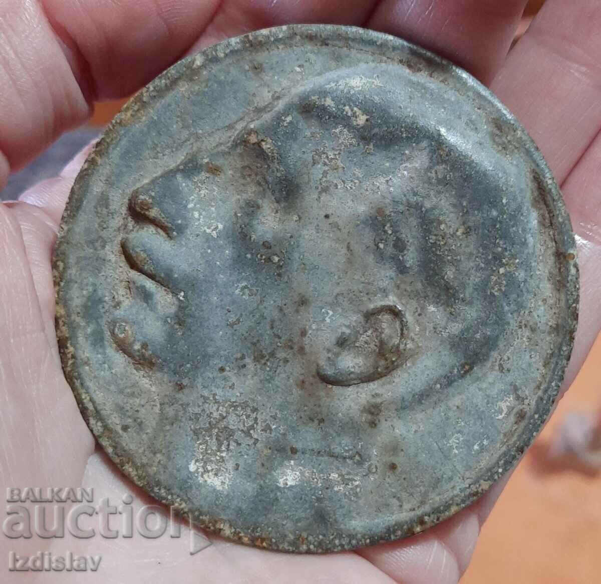 Auction An old royal mirror with the face of a king. Boris Auction An old royal mirror with the face of a king. Boris