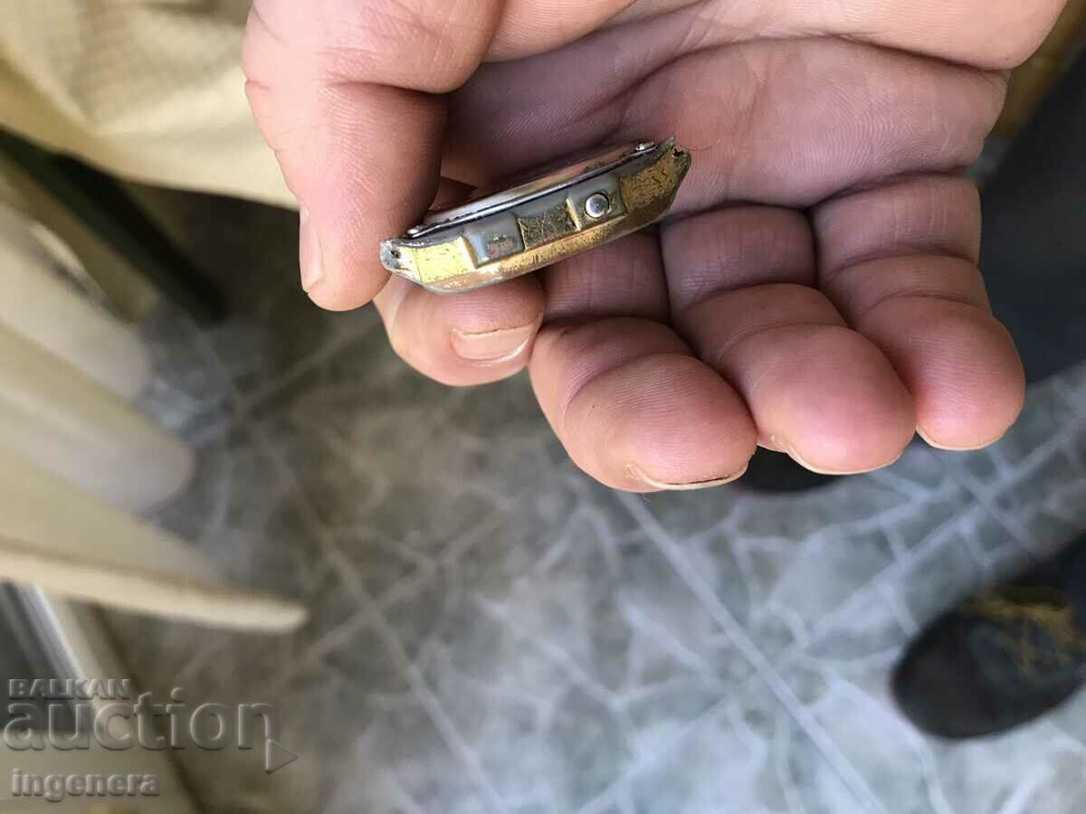 Delivery of CLOCK ELECTRONIC MANUAL RETRO WORKS Delivery of CLOCK ELECTRONIC MANUAL RETRO WORKS