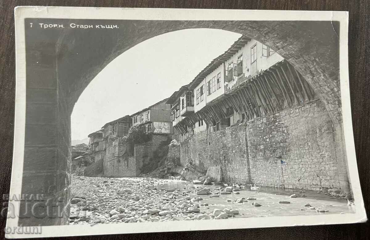 4268 Bulgaria view Troyan old houses 1950s