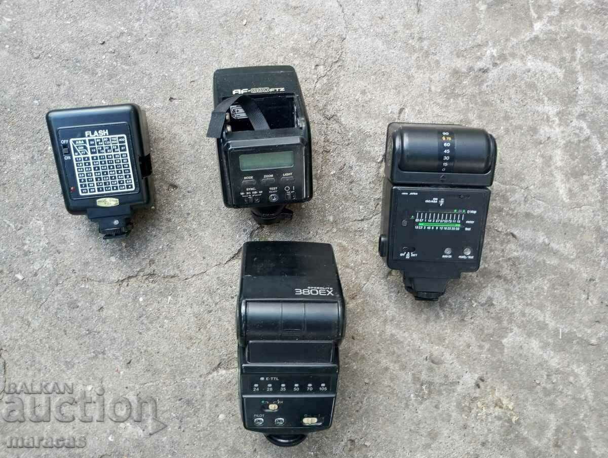 Licitație Blițuri pentru camere Licitație Blițuri pentru camere