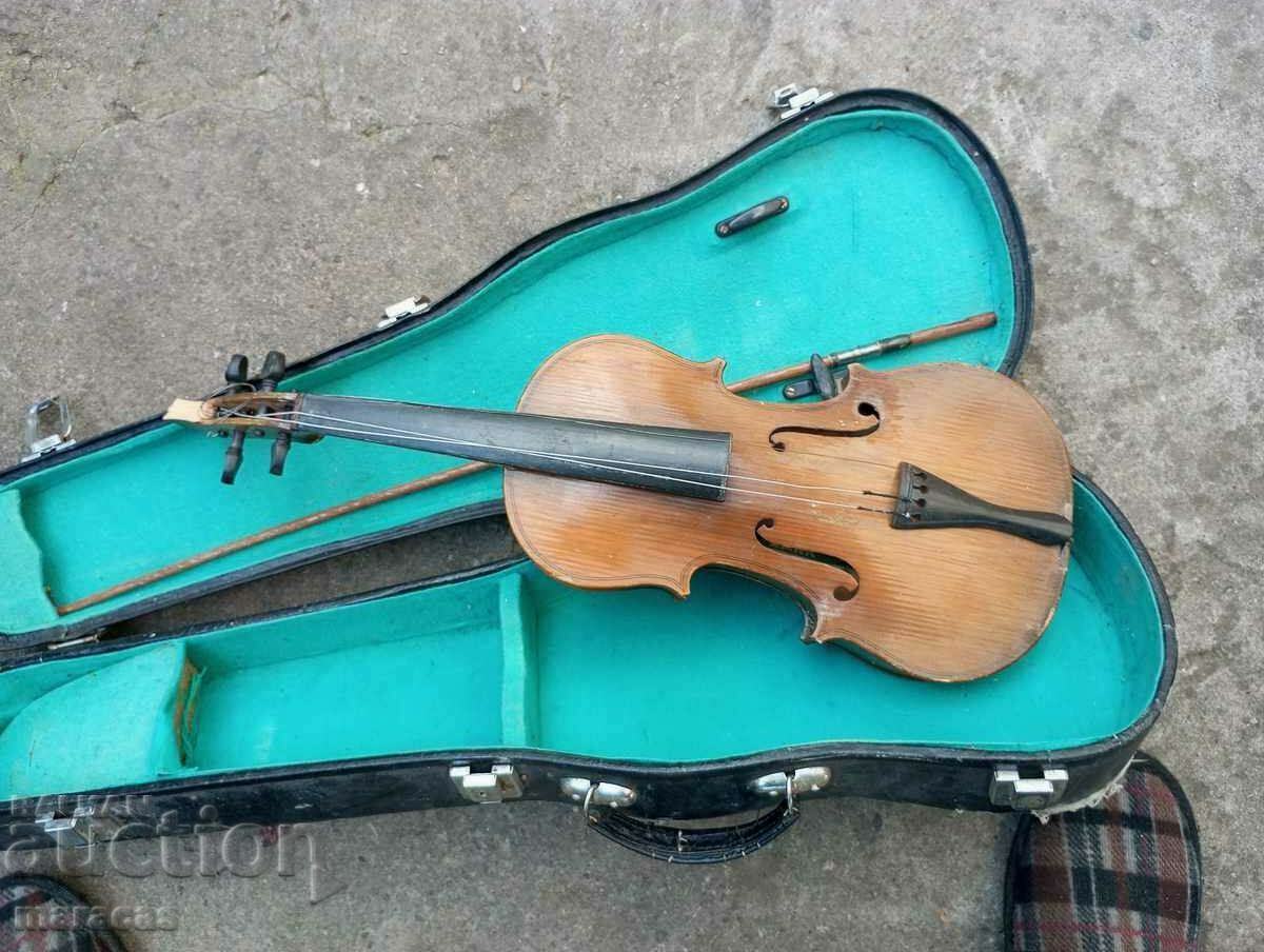 An old violin