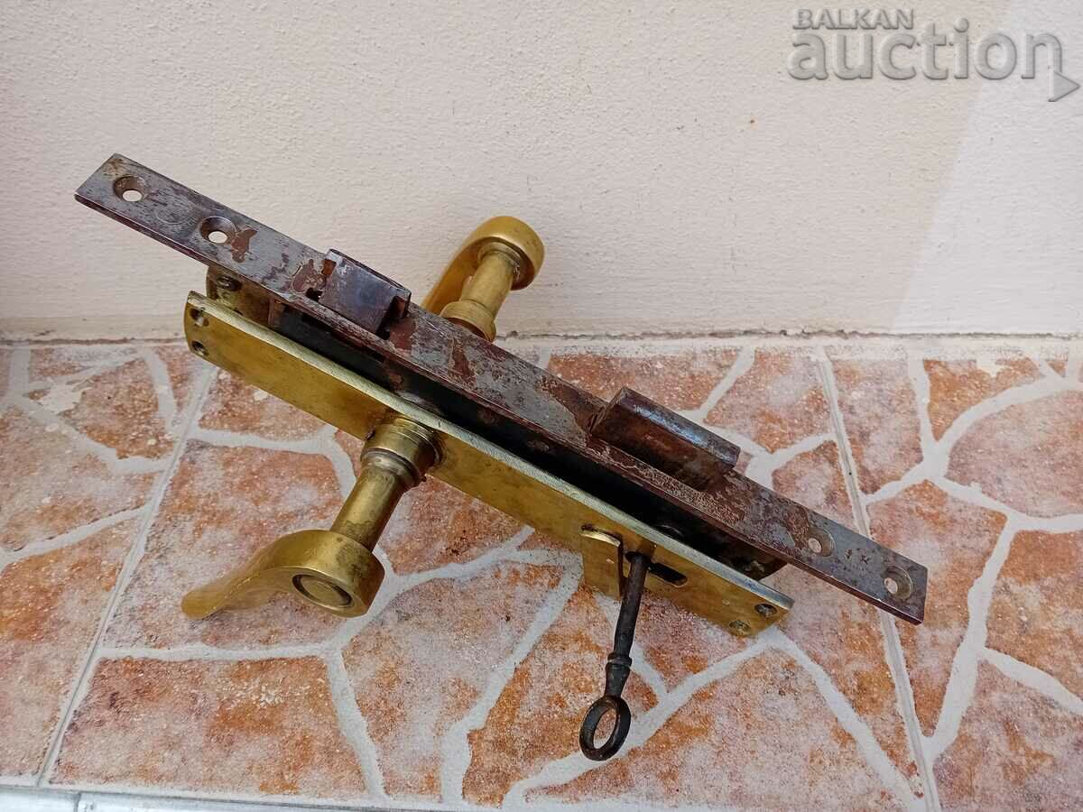 Auction antique city bronze lock with key Auction antique city bronze lock with key