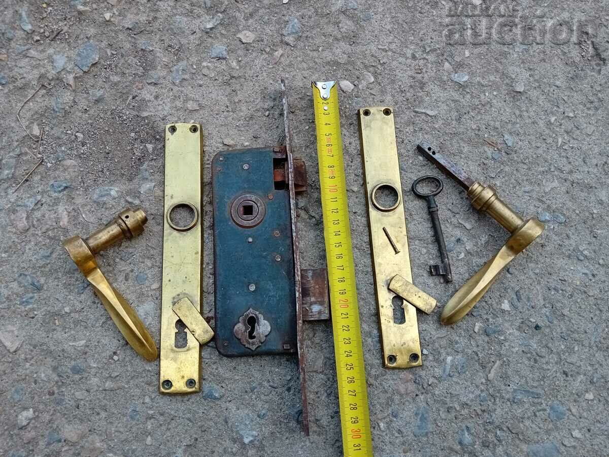 antique city bronze lock with key - 5 antique city bronze lock with key - 5