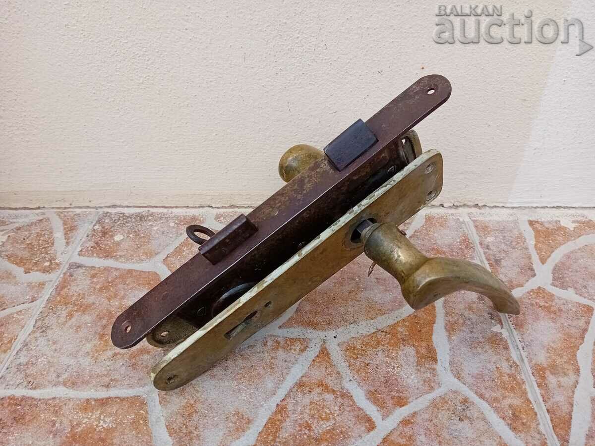 antique city bronze lock with Vulkan VARNA key with price 71.00 BGN | € 36.30 antique city bronze lock with Vulkan VARNA key with price 71.00 BGN | € 36.30