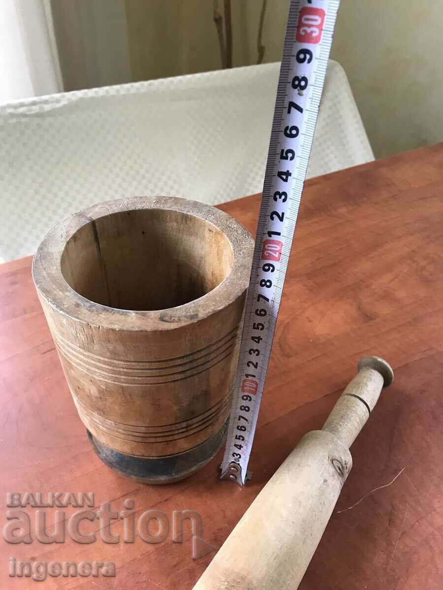 Delivery of LARGE ANTIQUE WOODEN MORTAR WITH HAMMER Delivery of LARGE ANTIQUE WOODEN MORTAR WITH HAMMER