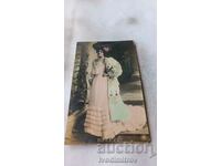 Пощенска картичка Жена с розова рокля