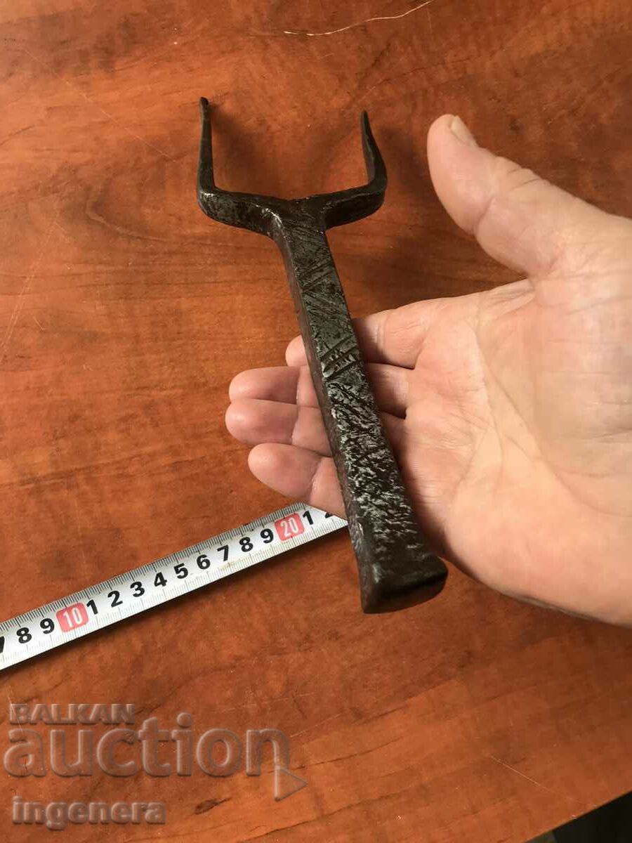 Auction  GLUING ANvil OLD DOUBLE-PROOF TOOL FORGED WITH ORNAME