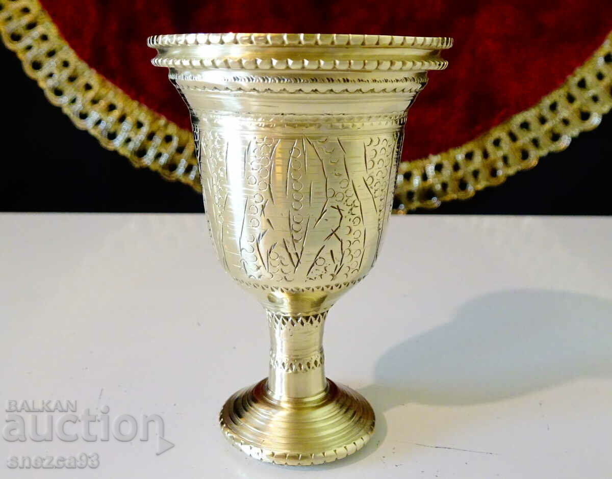 A gorgeous Persian bronze cup, jewel.