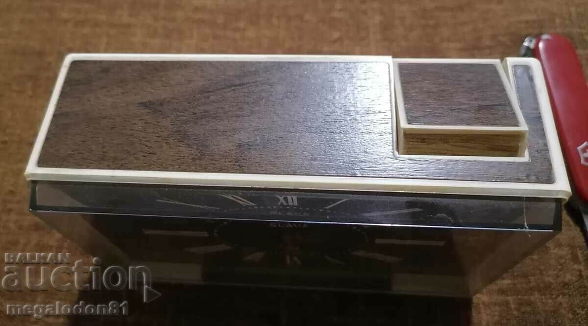 Παλιό επιτραπέζιο ρολόι "Slava" με τιμή 28.00 BGN | € 14.32 Παλιό επιτραπέζιο ρολόι "Slava" με τιμή 28.00 BGN | € 14.32