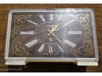 Παλιό επιτραπέζιο ρολόι "Slava"