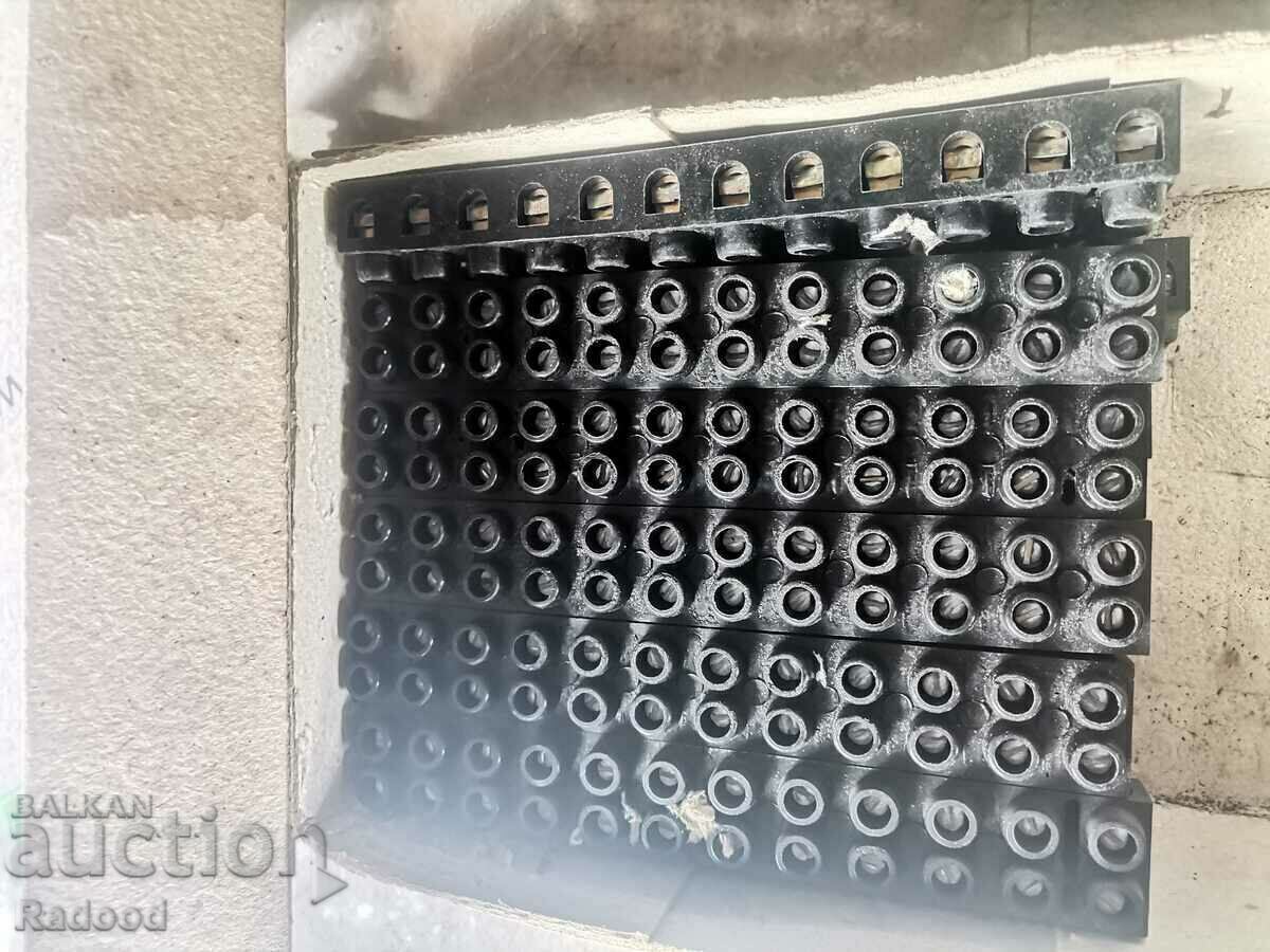 Bakelite terminals from the 80s with price 40.00 BGN | € 20.45 Bakelite terminals from the 80s with price 40.00 BGN | € 20.45