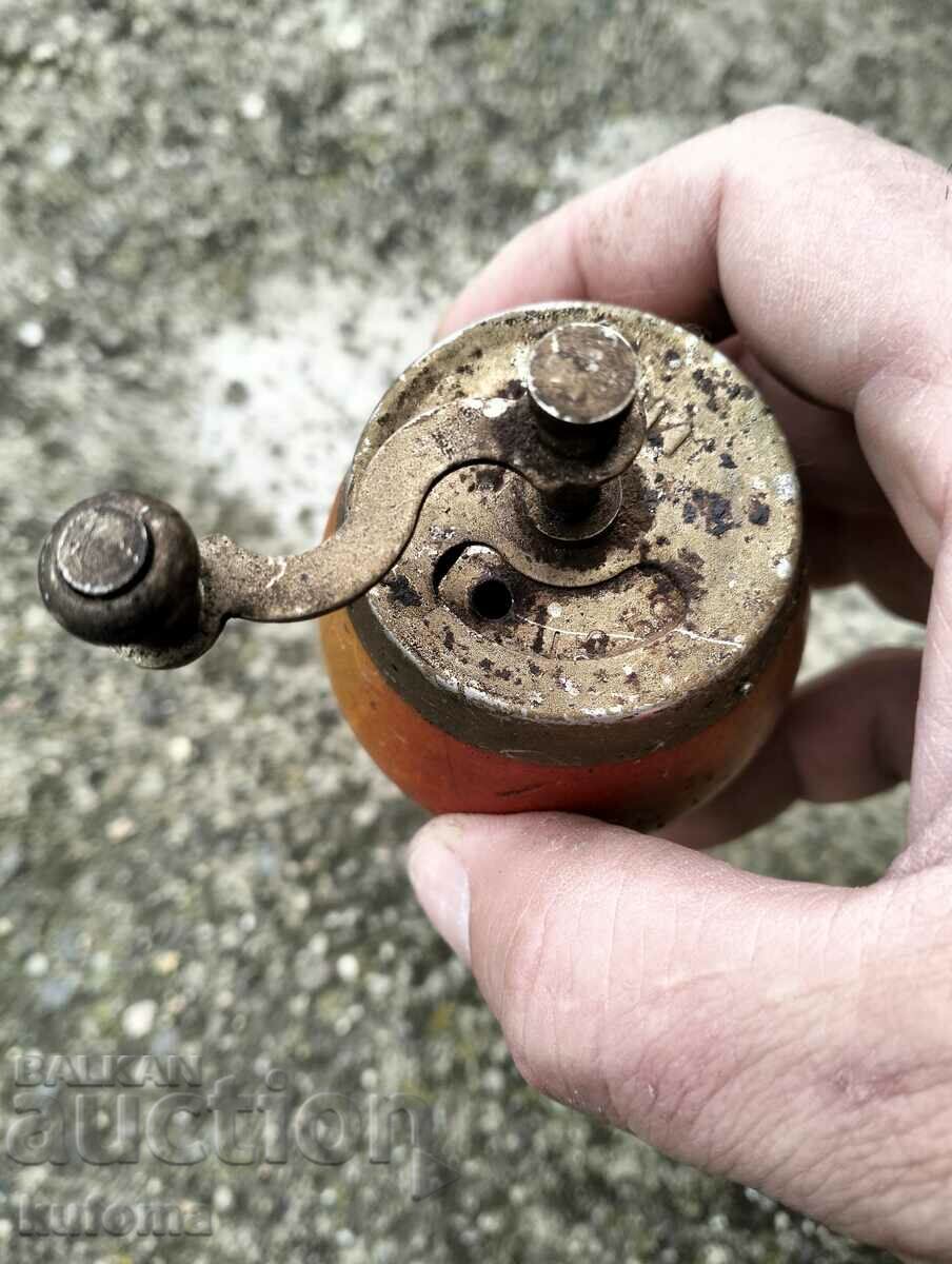 Παράδοση Παλιός μύλος πιπεριάς Παράδοση Παλιός μύλος πιπεριάς