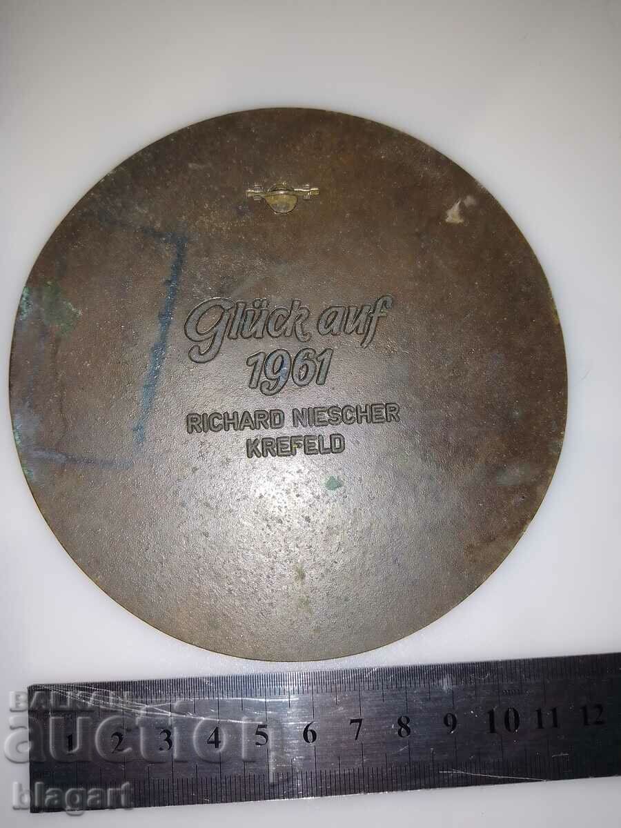 Bronze, bas-relief, Germany with price 30.00 BGN | € 15.34 Bronze, bas-relief, Germany with price 30.00 BGN | € 15.34