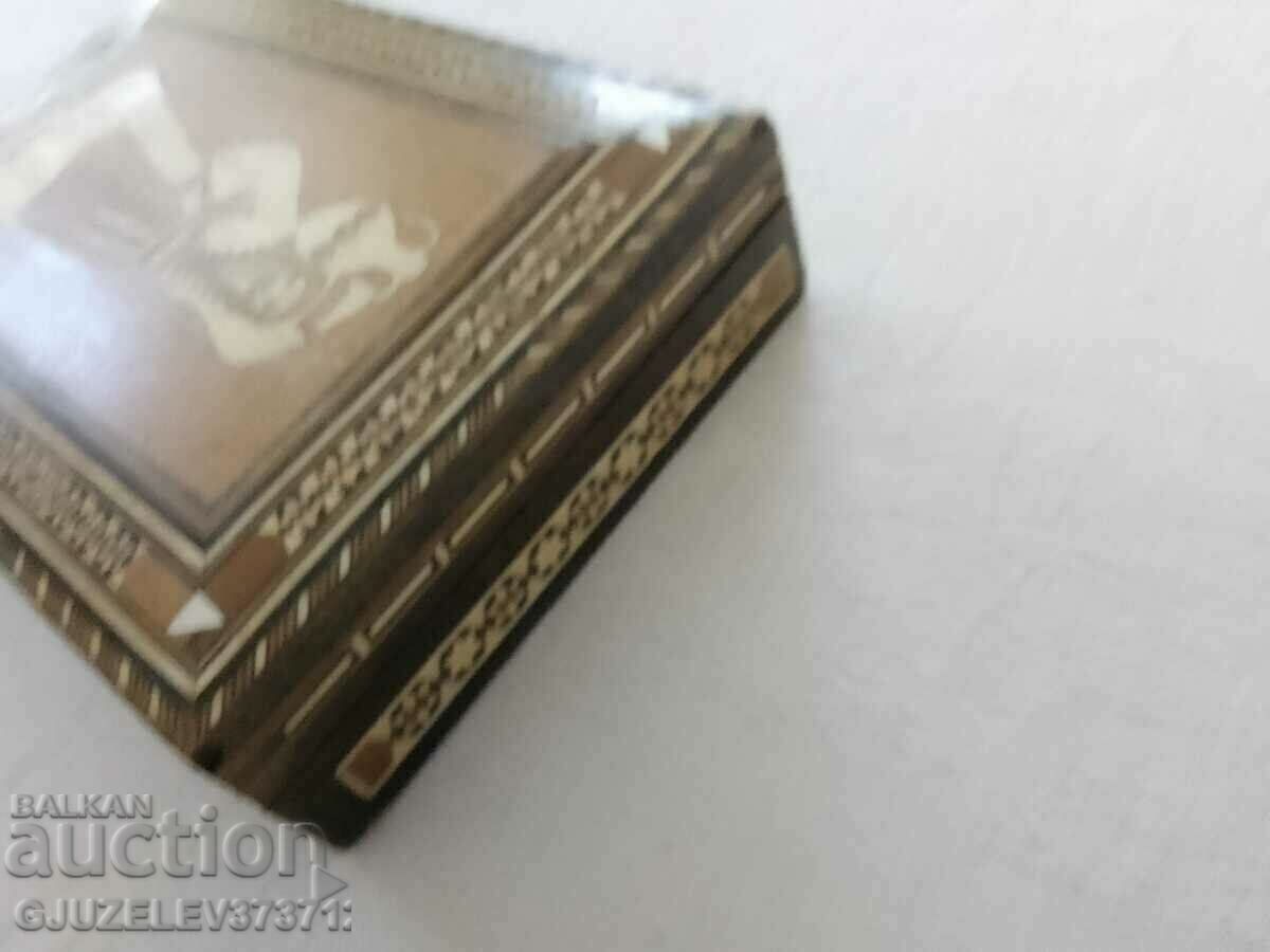 Delivery of Middle Eastern jewelry box inlaid mother of pearl Delivery of Middle Eastern jewelry box inlaid mother of pearl