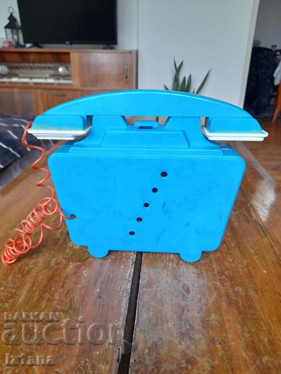 Delivery of Old children's phone Delivery of Old children's phone