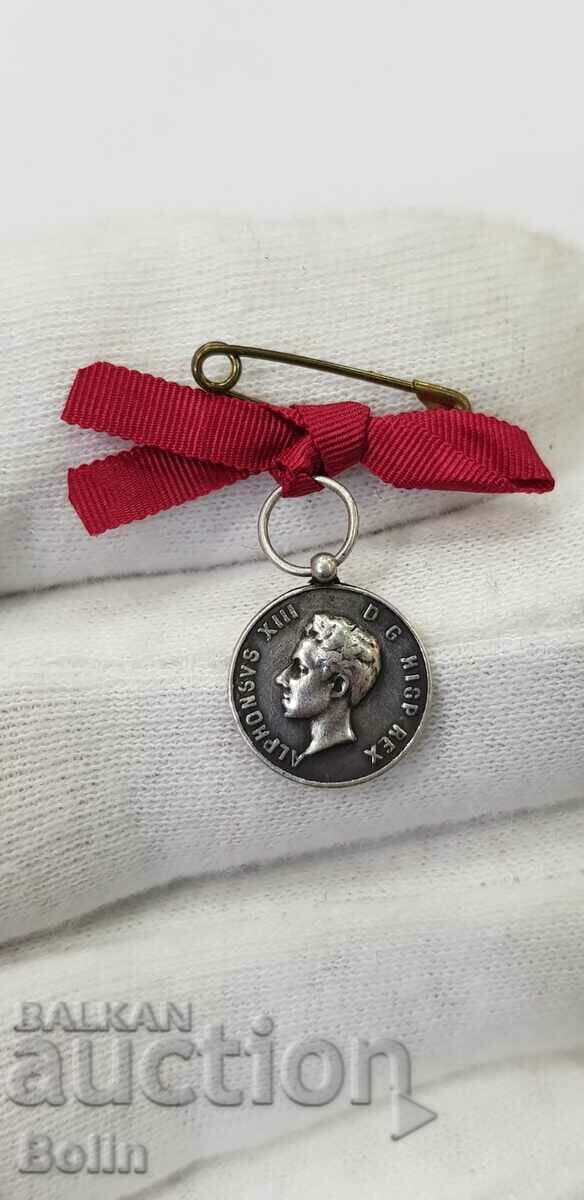Auction Rare silver medal miniature Coronation ALFONSO XIII 1902 Auction Rare silver medal miniature Coronation ALFONSO XIII 1902