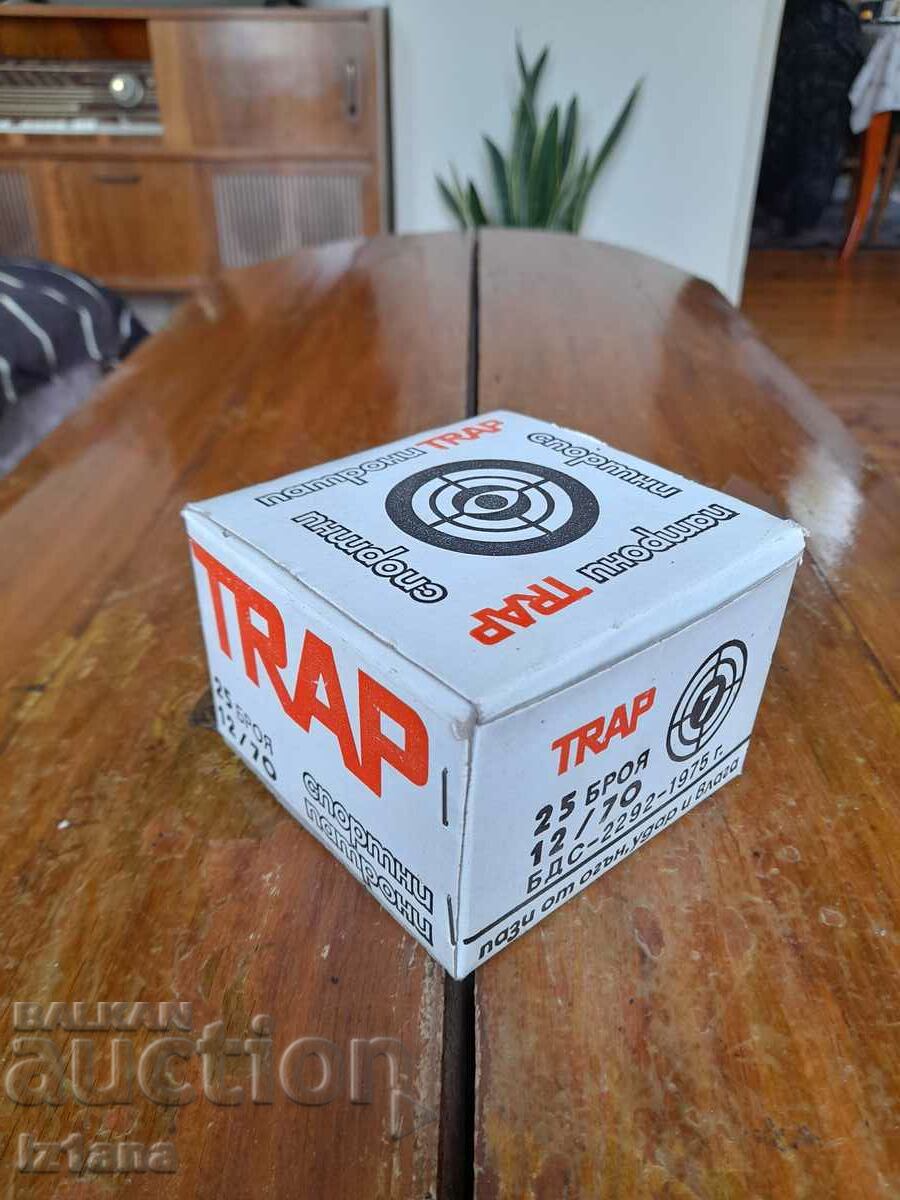 An old box of Trap hunting cartridges