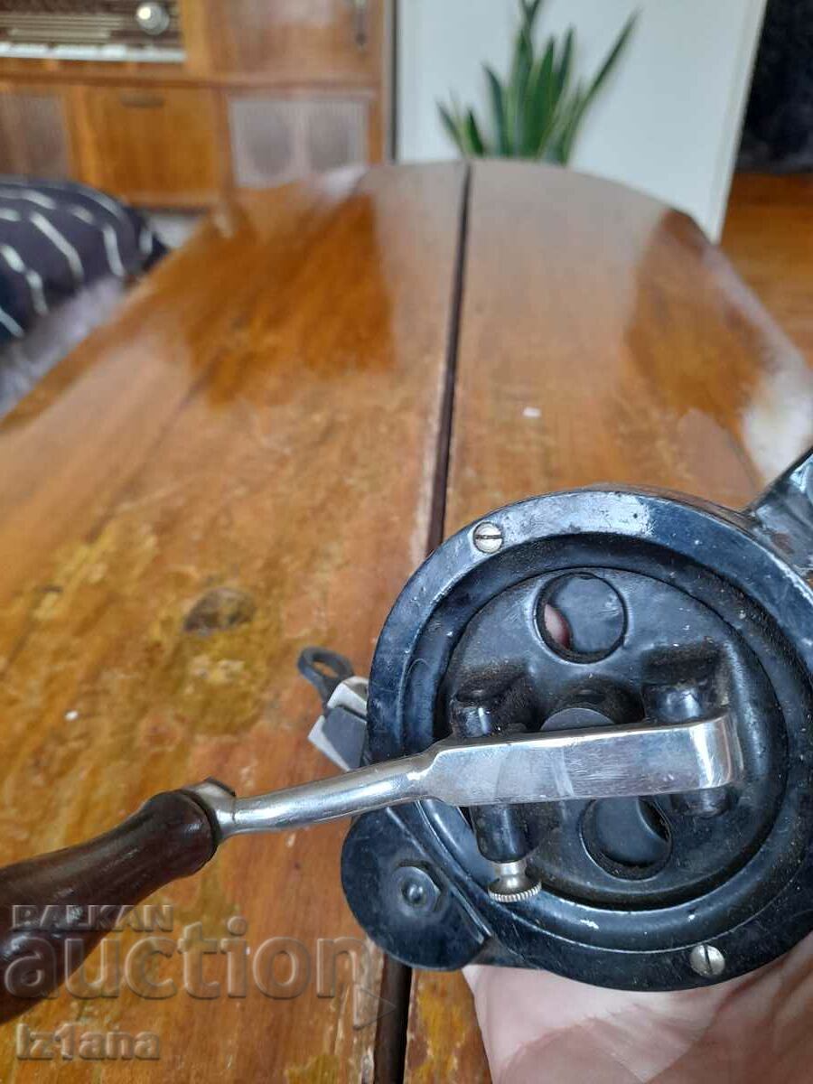 Auction Sewing machine spindle Auction Sewing machine spindle
