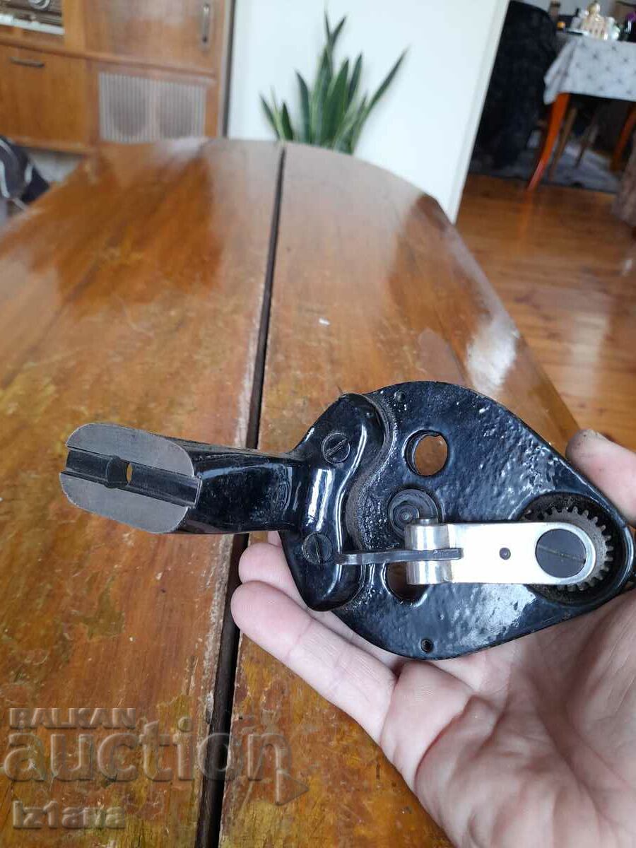 Sewing machine spindle - 5 Sewing machine spindle - 5