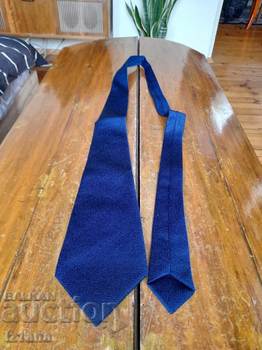 An old tie with price 11.00 BGN | € 5.62 An old tie with price 11.00 BGN | € 5.62