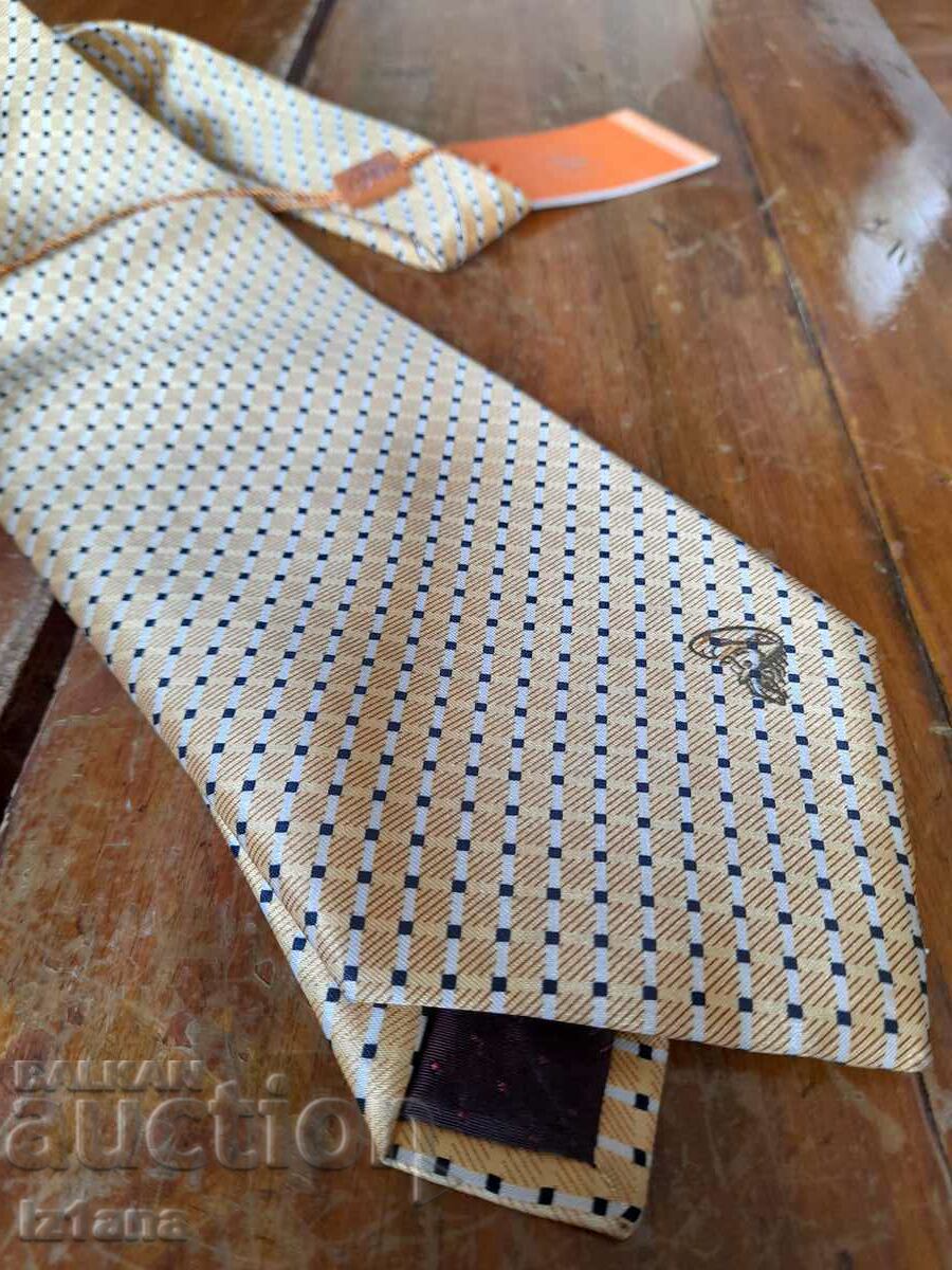 Delivery of An old tie Delivery of An old tie