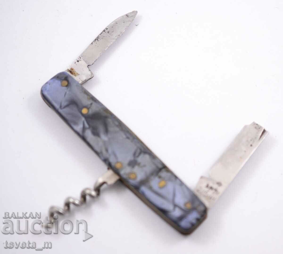 Delivery of 3-tool pocket knife - for repair or parts Delivery of 3-tool pocket knife - for repair or parts