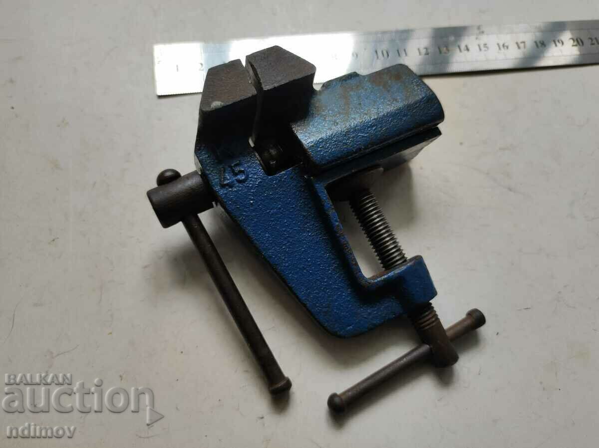 Παράδοση Μια γερμανική μέγγενη μικρής ποιότητας Παράδοση Μια γερμανική μέγγενη μικρής ποιότητας