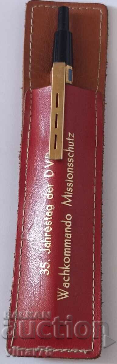 Licitație chimic vechi multicolor Licitație chimic vechi multicolor