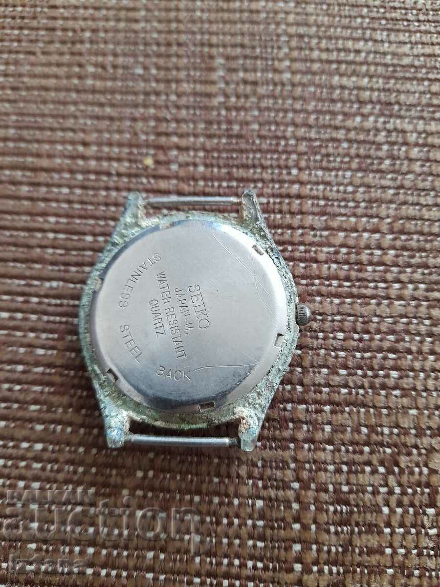 Old Seiko Quartz watch with price 11.00 BGN | € 5.62