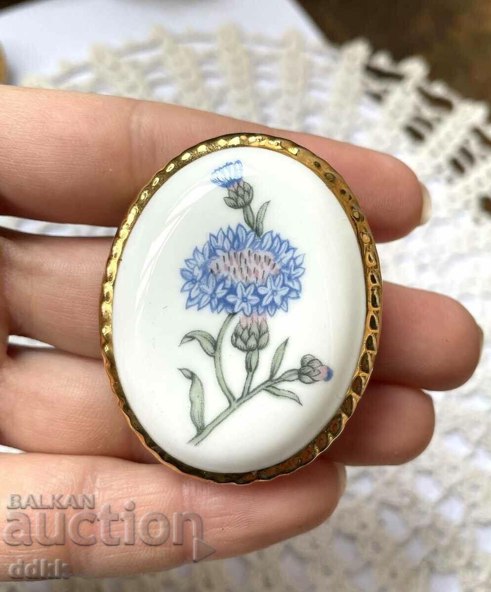 Aynsley beautiful large porcelain brooch from England