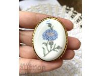 Aynsley beautiful large porcelain brooch from England