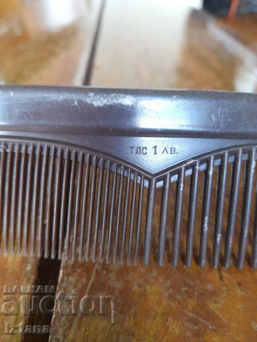 Auction Old comb Auction Old comb