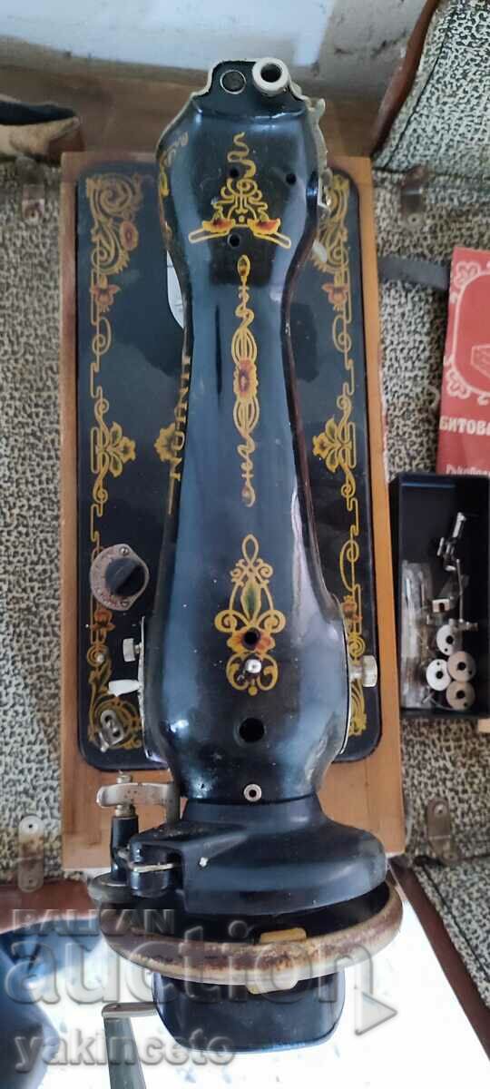 Old sewing machine - 6
