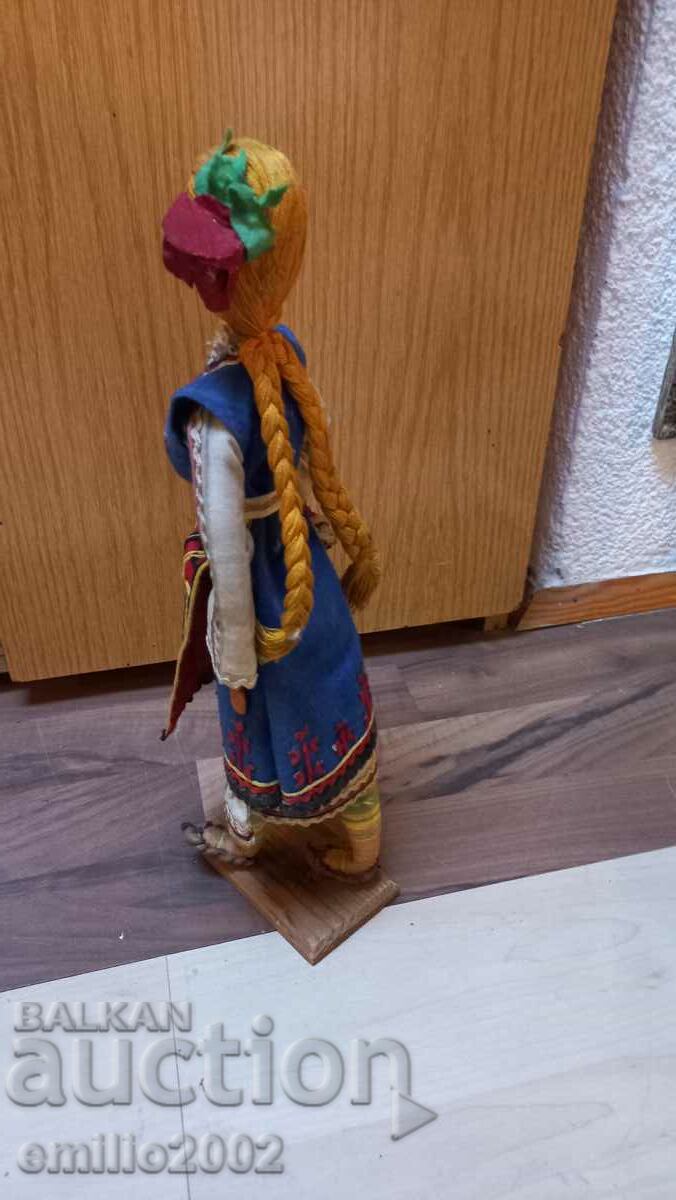 Auction Doll souvenir rose picker retro social Auction Doll souvenir rose picker retro social