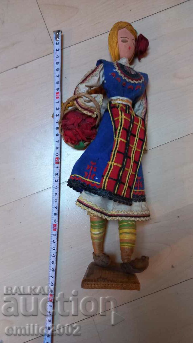 Delivery of Doll souvenir rose picker retro social Delivery of Doll souvenir rose picker retro social